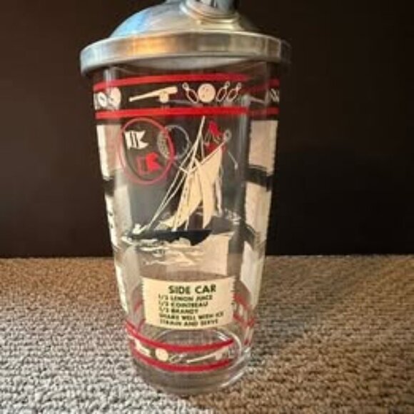 Vintage, Cocktail Shaker, sports themed with 8 drink recipes & book - Picture 2 of 10